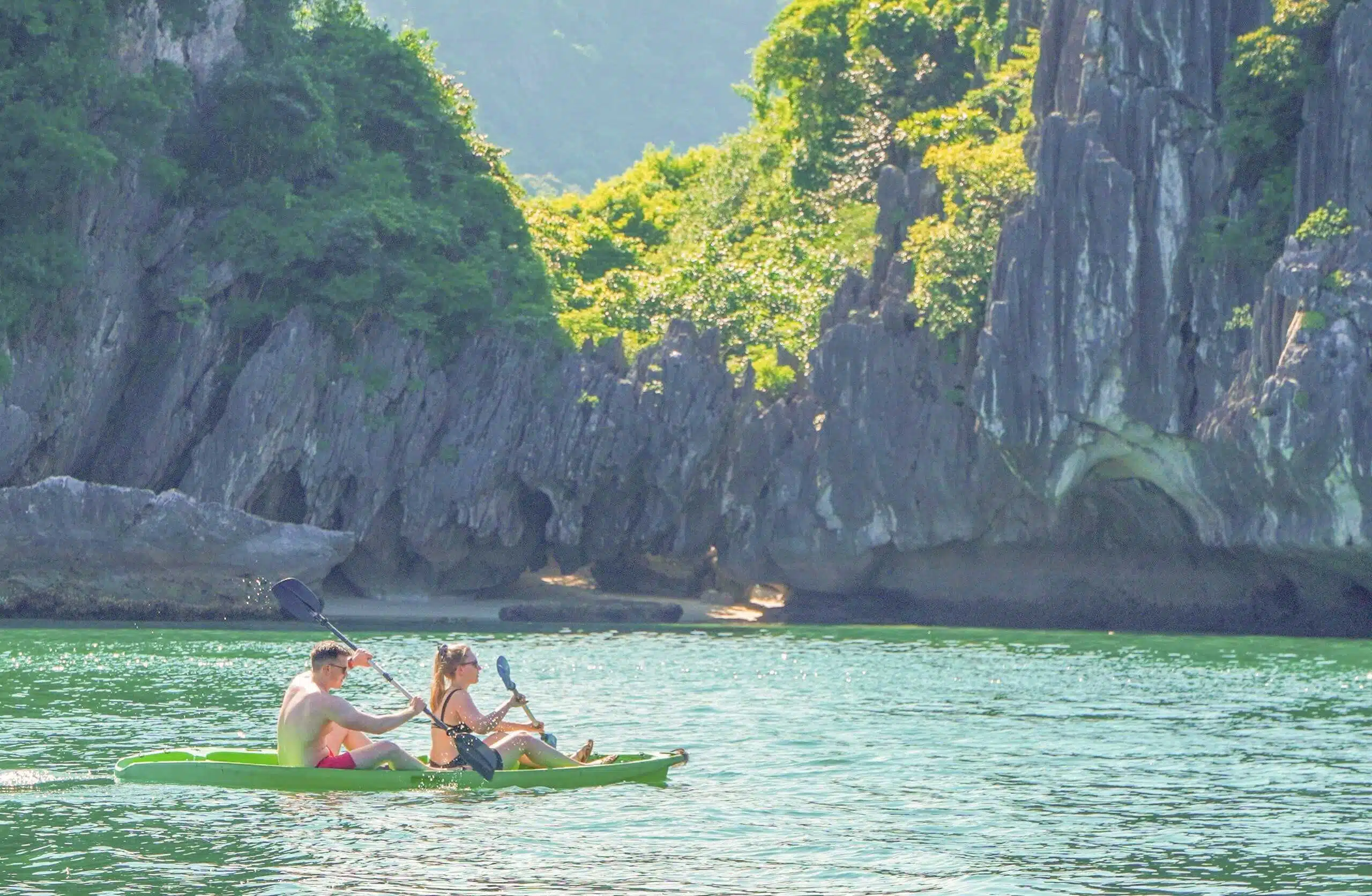 Three Peaches Beach (Ba Trai Đao Beach), How to get to Three Peaches