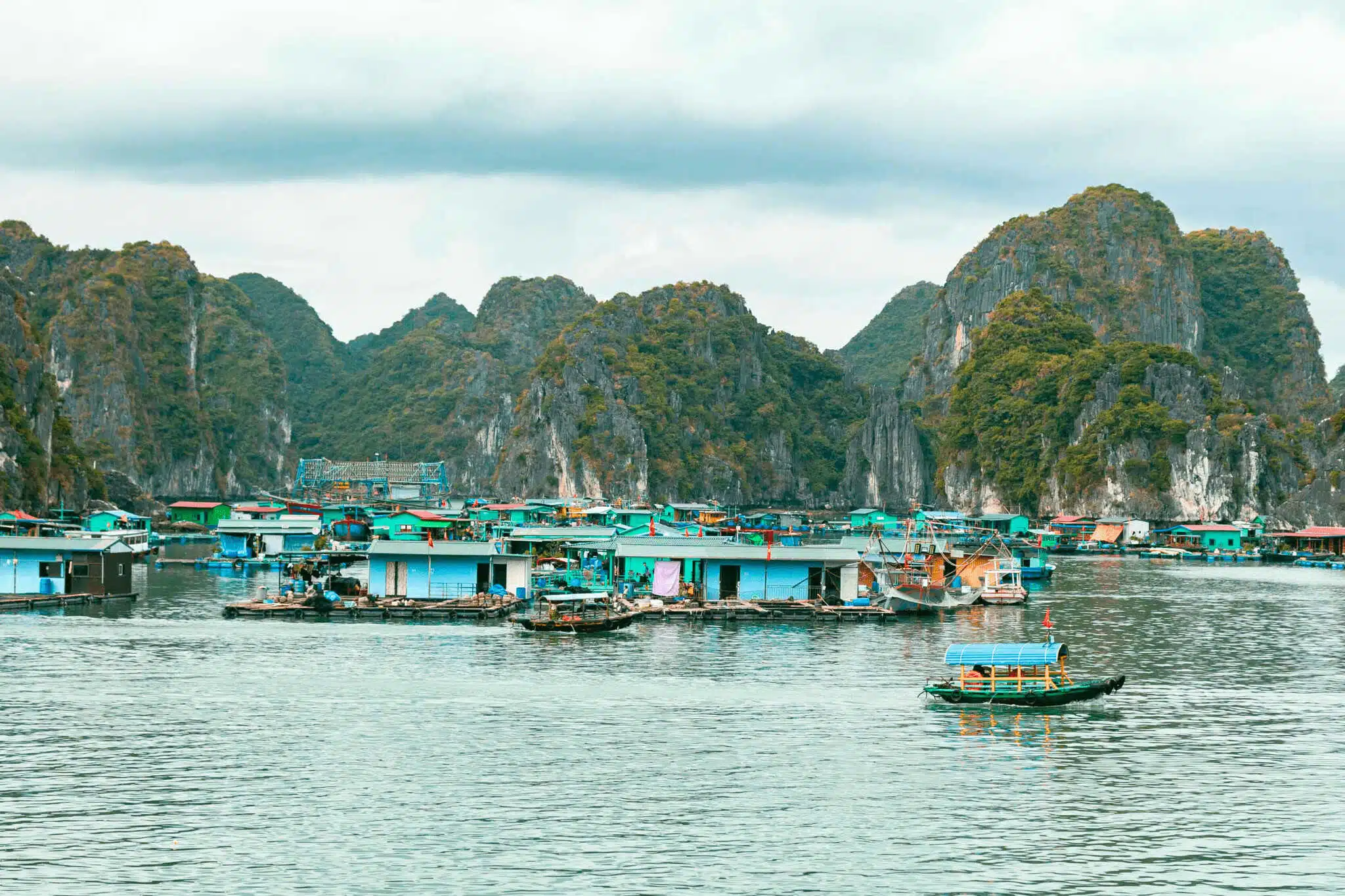 3 Days 2 Nights  (1 night Cat Ba + 1 night Daiichi Boutique Cruise)