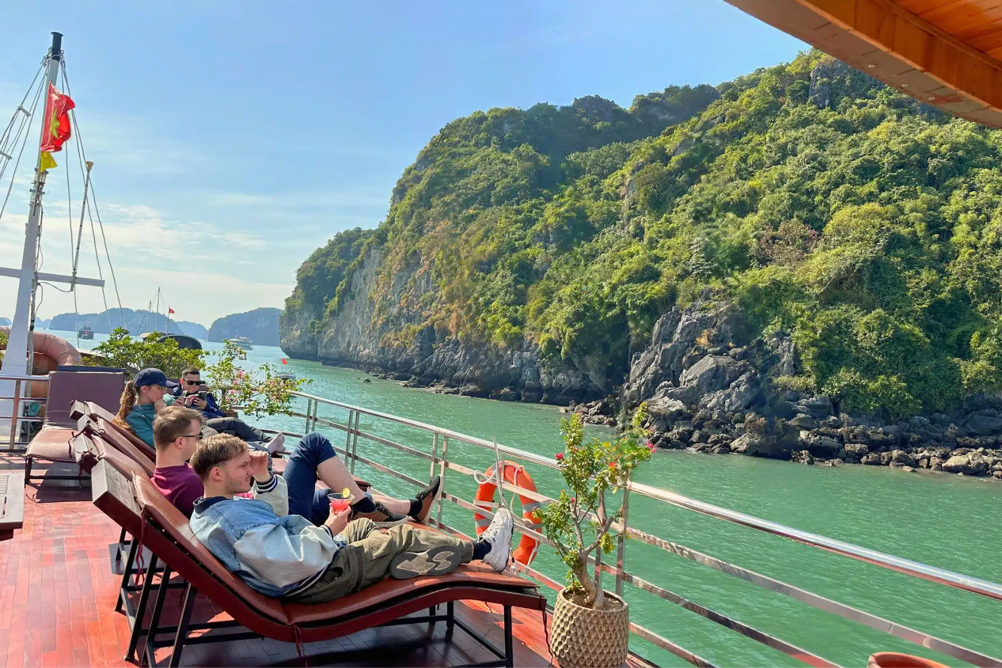 3 Days 2 Nights  (1 night Cat Ba + 1 night Daiichi Boutique Cruise)
