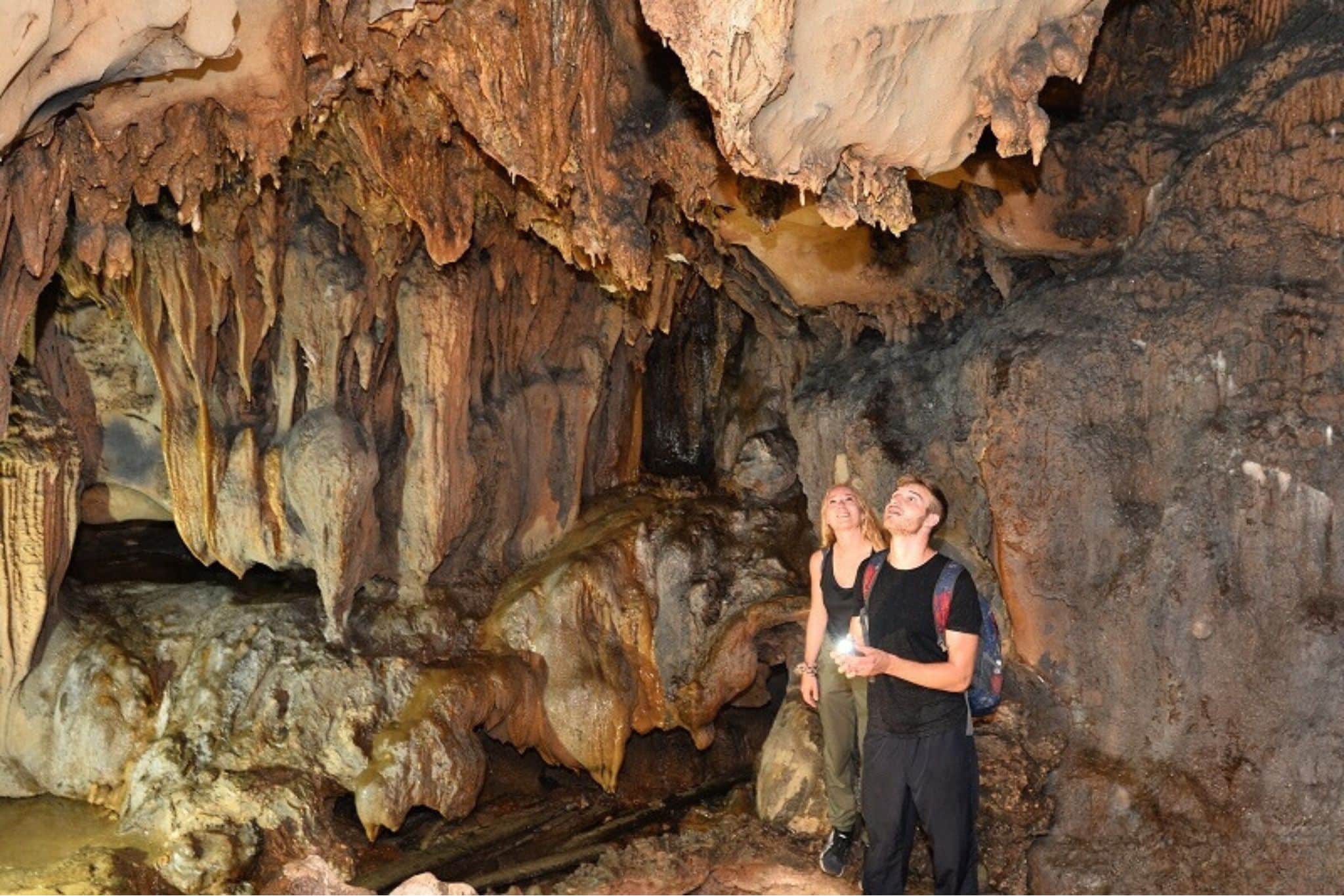 trung-trang-cave-cat-ba-national-park
