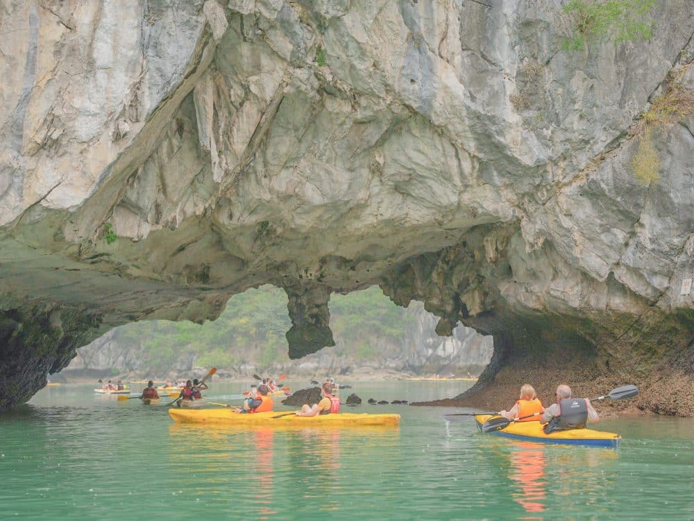 kayaking-hang-sang-hang-toi